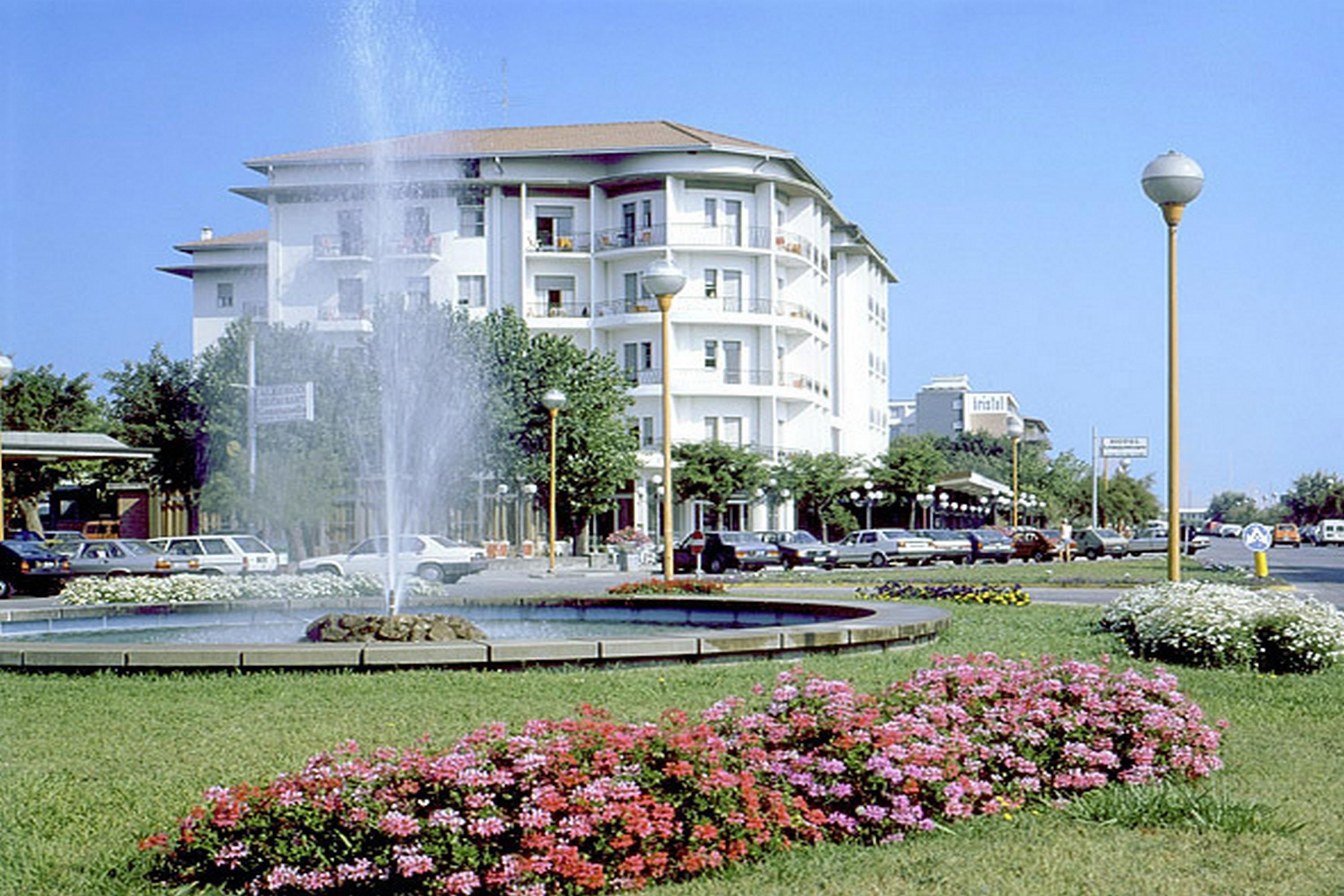 Lungomare Hotel 3*