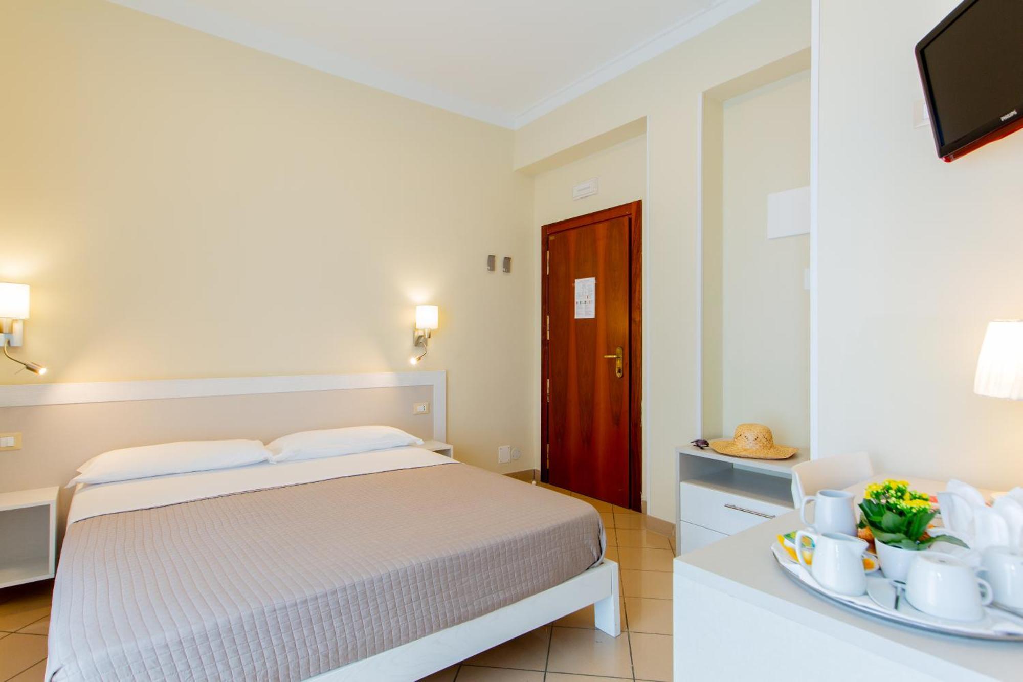 Lungomare Hotel 3*